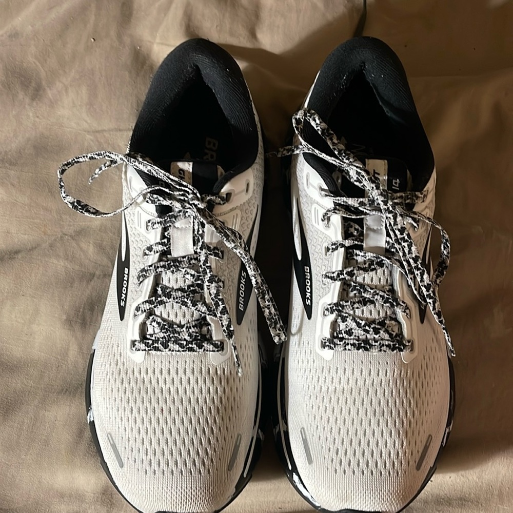 Brooks ghost 14 size 9.5 women’s